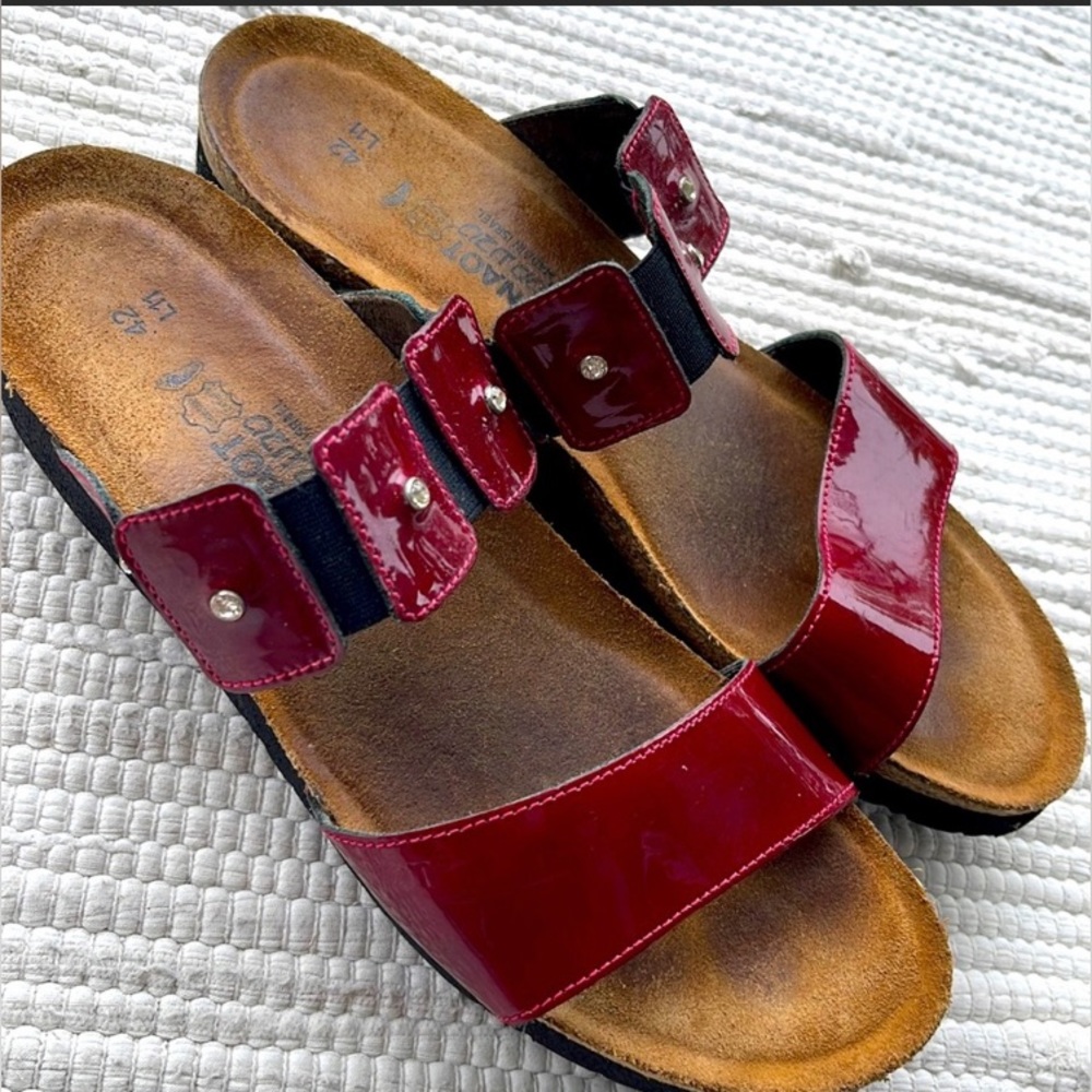 Naot Ashley Red patent leather slides with rhinestone detail sz 10